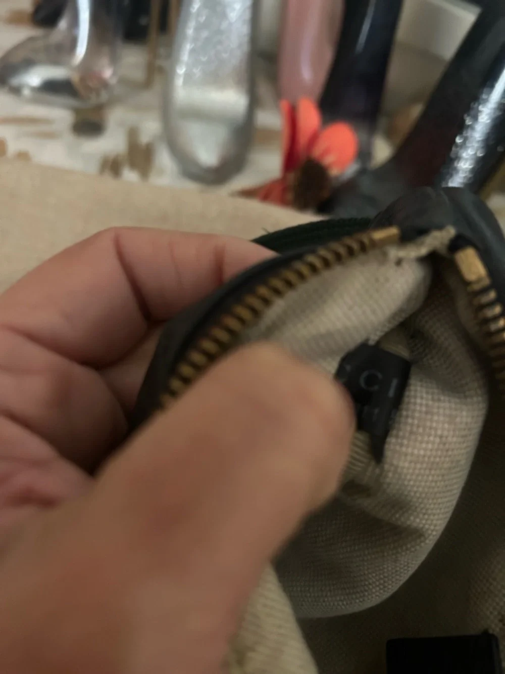 Gucci Black Leather Belt Bag with Green-Red Web Strap! Final price. No offers. - Picture 11 of 16
